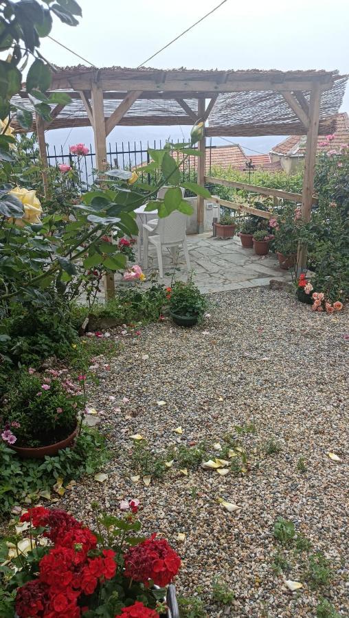 casetta della fontana Serra Rocco Esterno foto
